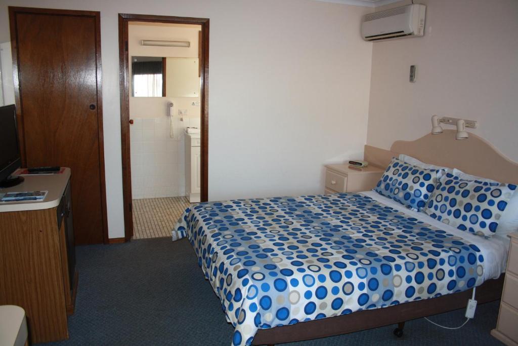 Raglan Motor Inn Уорнъмбул Стая снимка