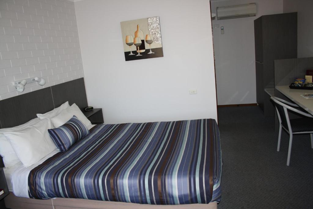 Raglan Motor Inn Уорнъмбул Стая снимка