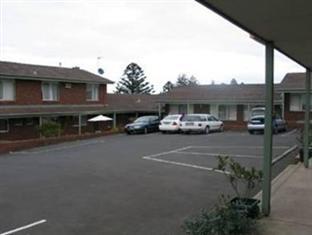 Raglan Motor Inn Уорнъмбул Екстериор снимка