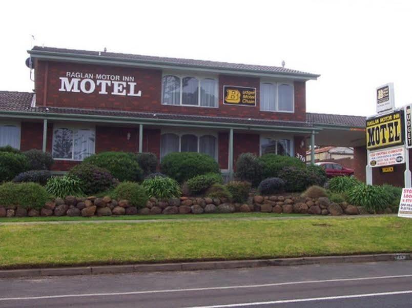 Raglan Motor Inn Уорнъмбул Екстериор снимка